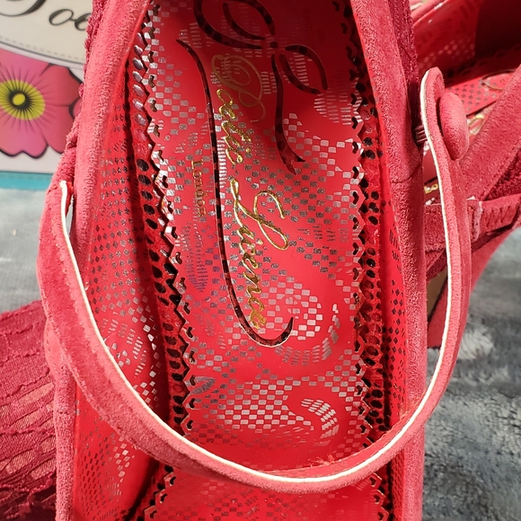 Poetic License Red Lace Heels - Picture 3 of 4